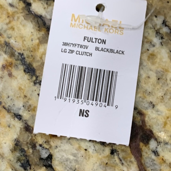 Mickael Kors Fulton Grey Black Zip Clutch Wristlet - Picture 5 of 9